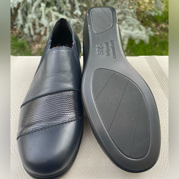 NEW SAS Navy Blue Leather Nora Slip on Comfort Loafers. Women’s size 9.5 - Picture 10 of 10